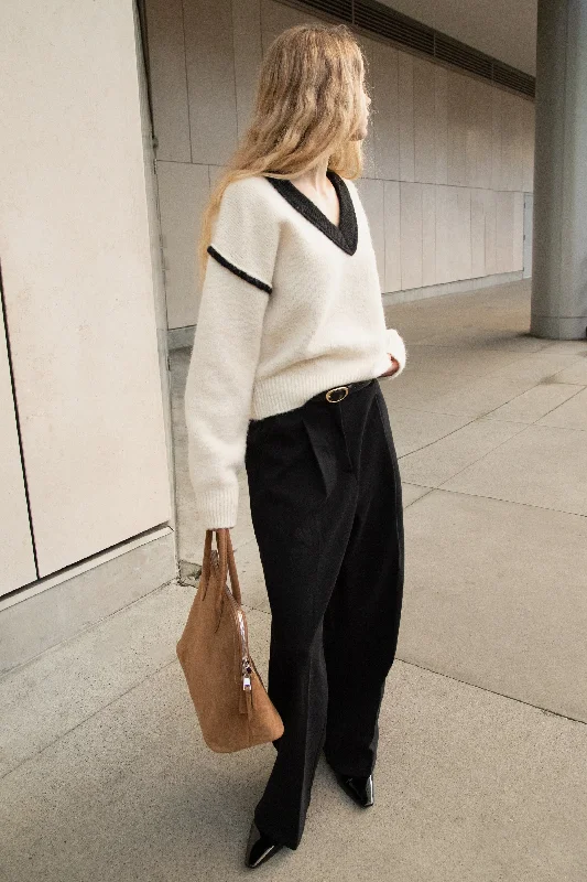 CROPPED CONTRAST V-NECK SWEATER